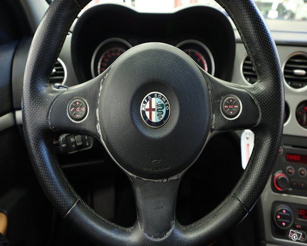 Alfa Romeo 159 15