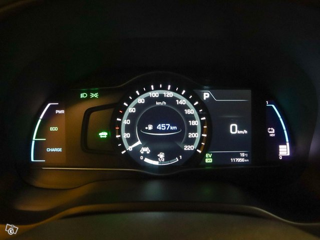 Hyundai Ioniq Plug-In 13