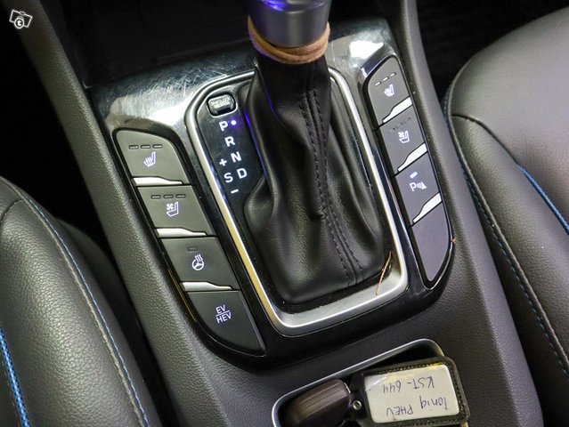 Hyundai Ioniq Plug-In 22