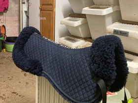 Genuine Sherpan lampaankarva romaani L, Satulat ja varusteet, Hevoset ja hevosurheilu, Sipoo, Tori.fi Genuine Sherpan lampaankarva romaani L, Satulat ja varusteet, Hevoset ja hevosurheilu, Sipoo, Tori.fi