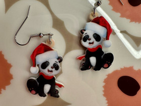 Joulupanda Korvakorut, Kellot ja korut, Asusteet ja kellot, Rääkkylä, Tori.fi Joulupanda Korvakorut, Kellot ja korut, Asusteet ja kellot, Rääkkylä, Tori.fi