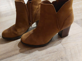 Clarks nahkanilkkuri 39, Vaatteet ja kengät, Lappeenranta, Tori.fi Clarks nahkanilkkuri 39, Vaatteet ja kengät, Lappeenranta, Tori.fi