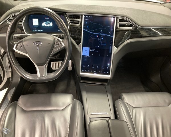 Tesla MODEL S 8