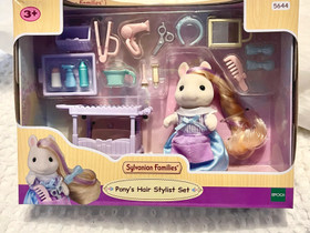 Uusi Sylvanian Families Ponin kampaamo leikkisetti, Lelut ja pelit, Lastentarvikkeet ja lelut, Oulu, Tori.fi Uusi Sylvanian Families Ponin kampaamo leikkisetti, Lelut ja pelit, Lastentarvikkeet ja lelut, Oulu, Tori.fi