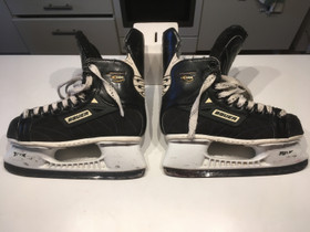 Bauer Supreme 1000, Jääkiekko ja luistelu, Urheilu ja ulkoilu, Tampere, Tori.fi Bauer Supreme 1000, Jääkiekko ja luistelu, Urheilu ja ulkoilu, Tampere, Tori.fi