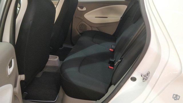 Renault Zoe 6
