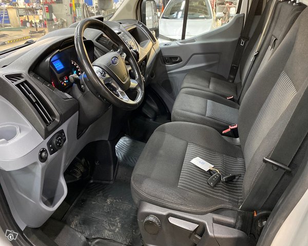 FORD TRANSIT 8