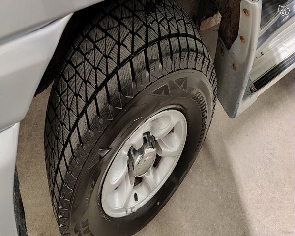 Mitsubishi Pajero 8