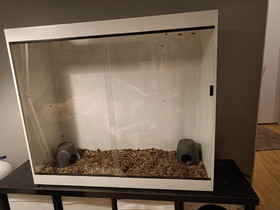 Lipastosta tehty terraario, Muut eläintarvikkeet, Lemmikkieläimet, Hämeenlinna, Tori.fi Lipastosta tehty terraario, Muut eläintarvikkeet, Lemmikkieläimet, Hämeenlinna, Tori.fi