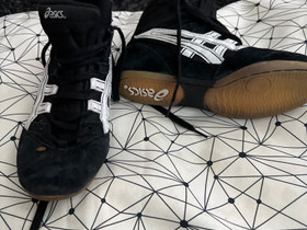 Paini tossut koko 37 asics, Kamppailulajit, Urheilu ja ulkoilu, Ilmajoki, Tori.fi Paini tossut koko 37 asics, Kamppailulajit, Urheilu ja ulkoilu, Ilmajoki, Tori.fi