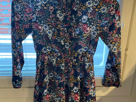 Mekko pitkillä hihoilla koko 134cm, Lastenvaatteet ja kengät, Porvoo, Tori.fi Mekko pitkillä hihoilla koko 134cm, Lastenvaatteet ja kengät, Porvoo, Tori.fi