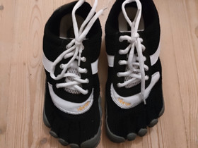 Fivefingers Speed pj-kengät 39, Juoksu ja lenkkeily, Urheilu ja ulkoilu, Turku, Tori.fi Fivefingers Speed pj-kengät 39, Juoksu ja lenkkeily, Urheilu ja ulkoilu, Turku, Tori.fi