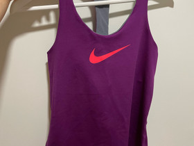 Nike treenitoppi, Vaatteet ja kengät, Helsinki, Tori.fi Nike treenitoppi, Vaatteet ja kengät, Helsinki, Tori.fi