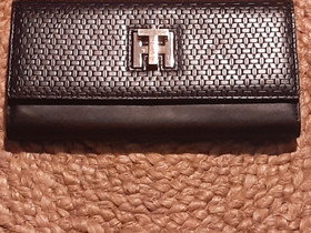 Tommy Hilfiger lompakko, Muut asusteet, Asusteet ja kellot, Helsinki, Tori.fi Tommy Hilfiger lompakko, Muut asusteet, Asusteet ja kellot, Helsinki, Tori.fi