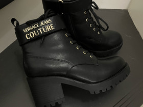 Versace Jeans Couture nilkkurit, Vaatteet ja kengät, Mikkeli, Tori.fi Versace Jeans Couture nilkkurit, Vaatteet ja kengät, Mikkeli, Tori.fi