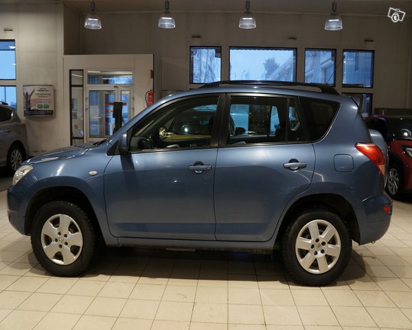 Toyota RAV4 2