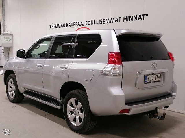 Toyota Land Cruiser 4
