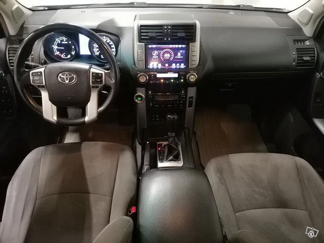 Toyota Land Cruiser 5