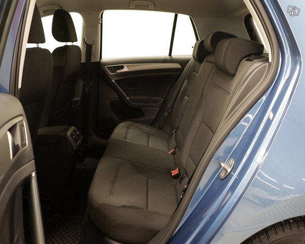 Volkswagen Golf 13