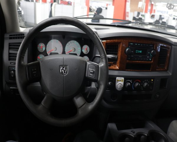 Dodge RAM 2500 15