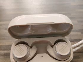 JBL Reflect Flow Pro langattomat in-ear kuulokkeet, Audio ja musiikkilaitteet, Viihde-elektroniikka, Joensuu, Tori.fi JBL Reflect Flow Pro langattomat in-ear kuulokkeet, Audio ja musiikkilaitteet, Viihde-elektroniikka, Joensuu, Tori.fi