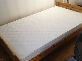 120 cm leveä puurunkoinen sänky, Sängyt ja makuuhuone, Sisustus ja huonekalut, Lappeenranta, Tori.fi