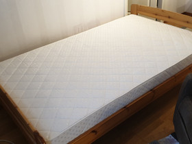 120 cm leveä puurunkoinen sänky, Sängyt ja makuuhuone, Sisustus ja huonekalut, Lappeenranta, Tori.fi 120 cm leveä puurunkoinen sänky, Sängyt ja makuuhuone, Sisustus ja huonekalut, Lappeenranta, Tori.fi