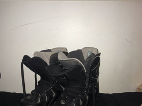 Lautailumonot koko 35, Laskettelu ja lautailu, Urheilu ja ulkoilu, Kuopio, Tori.fi Lautailumonot koko 35, Laskettelu ja lautailu, Urheilu ja ulkoilu, Kuopio, Tori.fi
