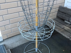 Frisbeegolf-kori (ja muutama kiekko), Frisbeegolf, Urheilu ja ulkoilu, Turku, Tori.fi Frisbeegolf-kori (ja muutama kiekko), Frisbeegolf, Urheilu ja ulkoilu, Turku, Tori.fi