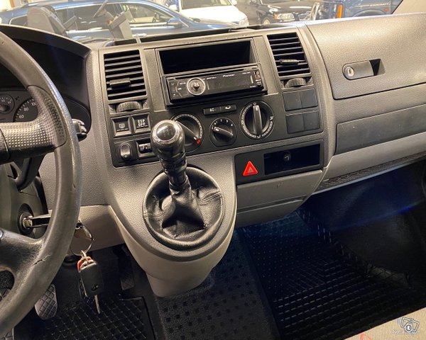 Volkswagen Transporter 9