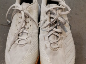 Adidas sisäpelikengät 38,5, Pallopelit, Urheilu ja ulkoilu, Raisio, Tori.fi Adidas sisäpelikengät 38,5, Pallopelit, Urheilu ja ulkoilu, Raisio, Tori.fi