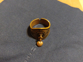 Kalevala sydänsormus, Kellot ja korut, Asusteet ja kellot, Lappeenranta, Tori.fi Kalevala sydänsormus, Kellot ja korut, Asusteet ja kellot, Lappeenranta, Tori.fi
