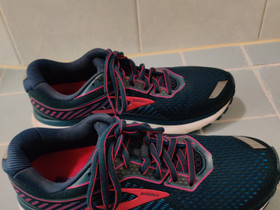 Brooks Ghost juoksukengät (koko 38), Juoksu ja lenkkeily, Urheilu ja ulkoilu, Seinäjoki, Tori.fi Brooks Ghost juoksukengät (koko 38), Juoksu ja lenkkeily, Urheilu ja ulkoilu, Seinäjoki, Tori.fi