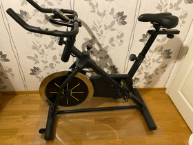 Titan LIFE Trainer S11 spinning pyörä, Muut pyörät, Polkupyörät ja pyöräily, Lahti, Tori.fi Titan LIFE Trainer S11 spinning pyörä, Muut pyörät, Polkupyörät ja pyöräily, Lahti, Tori.fi