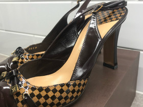 Louis Vuitton Ebene Slingback Pumpsit, Vaatteet ja kengät, Vantaa, Tori.fi Louis Vuitton Ebene Slingback Pumpsit, Vaatteet ja kengät, Vantaa, Tori.fi