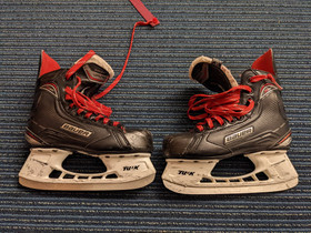 Nuorten luistimet Bauer Vapor X400 koko 3R 36, Jääkiekko ja luistelu, Urheilu ja ulkoilu, Helsinki, Tori.fi Nuorten luistimet Bauer Vapor X400 koko 3R 36, Jääkiekko ja luistelu, Urheilu ja ulkoilu, Helsinki, Tori.fi