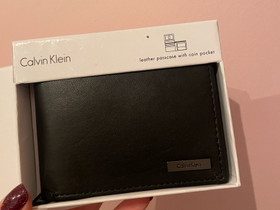 Uusi Calvin Klein lompakko, Muut asusteet, Asusteet ja kellot, Helsinki, Tori.fi Uusi Calvin Klein lompakko, Muut asusteet, Asusteet ja kellot, Helsinki, Tori.fi