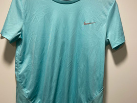 Nike running paita, Juoksu ja lenkkeily, Urheilu ja ulkoilu, Turku, Tori.fi Nike running paita, Juoksu ja lenkkeily, Urheilu ja ulkoilu, Turku, Tori.fi