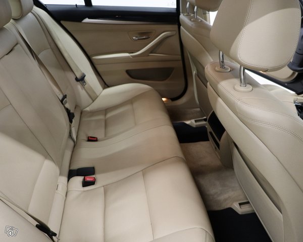 BMW 520 11