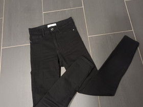 Gina Tricot Molly farkut S, Vaatteet ja kengät, Pieksämäki, Tori.fi Gina Tricot Molly farkut S, Vaatteet ja kengät, Pieksämäki, Tori.fi