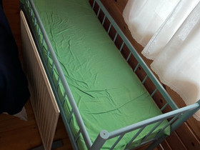 Vanha sänky, Sängyt ja makuuhuone, Sisustus ja huonekalut, Hämeenlinna, Tori.fi Vanha sänky, Sängyt ja makuuhuone, Sisustus ja huonekalut, Hämeenlinna, Tori.fi