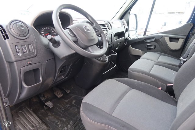 NISSAN NV400 7