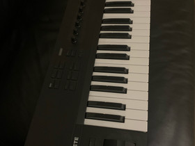 Native Instruments Komplete A49, Pianot, urut ja koskettimet, Musiikki ja soittimet, Tampere, Tori.fi Native Instruments Komplete A49, Pianot, urut ja koskettimet, Musiikki ja soittimet, Tampere, Tori.fi