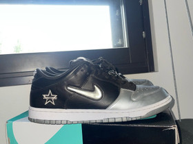 Nike x Supreme dunk low, Vaatteet ja kengät, Vantaa, Tori.fi Nike x Supreme dunk low, Vaatteet ja kengät, Vantaa, Tori.fi