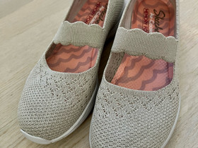 Sketchers- tossut, Vaatteet ja kengät, Vantaa, Tori.fi Sketchers- tossut, Vaatteet ja kengät, Vantaa, Tori.fi