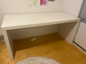 Ikean Malm-työpöytä, Pöydät ja tuolit, Sisustus ja huonekalut, Tampere, Tori.fi Ikean Malm-työpöytä, Pöydät ja tuolit, Sisustus ja huonekalut, Tampere, Tori.fi
