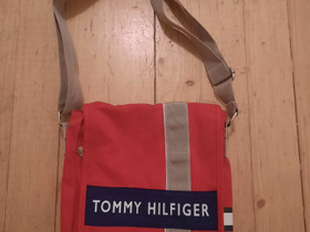 Tommy Hilfiger laukku, Laukut ja hatut, Asusteet ja kellot, Iisalmi, Tori.fi Tommy Hilfiger laukku, Laukut ja hatut, Asusteet ja kellot, Iisalmi, Tori.fi