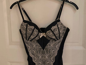 Corset toppi, Vaatteet ja kengät, Helsinki, Tori.fi Corset toppi, Vaatteet ja kengät, Helsinki, Tori.fi