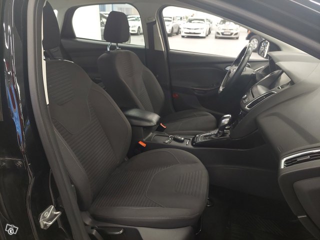 Ford Focus 10