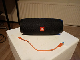 JBL Charge 3, Audio ja musiikkilaitteet, Viihde-elektroniikka, Pori, Tori.fi JBL Charge 3, Audio ja musiikkilaitteet, Viihde-elektroniikka, Pori, Tori.fi